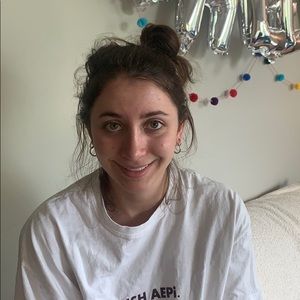 Meet your Posher, Caroline